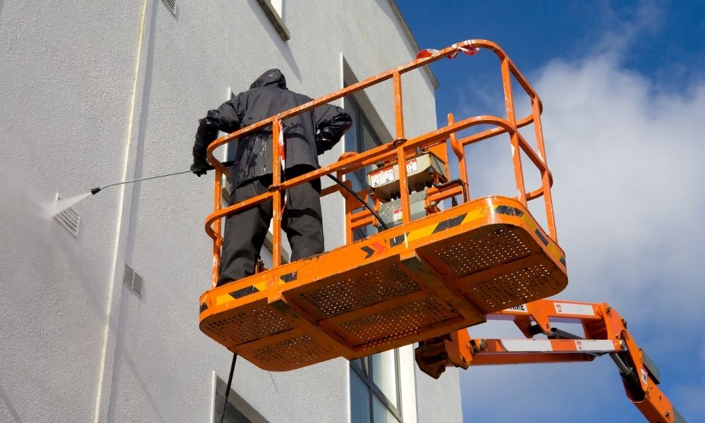 Important Maintenance Tips for Pressure Washing Professionals